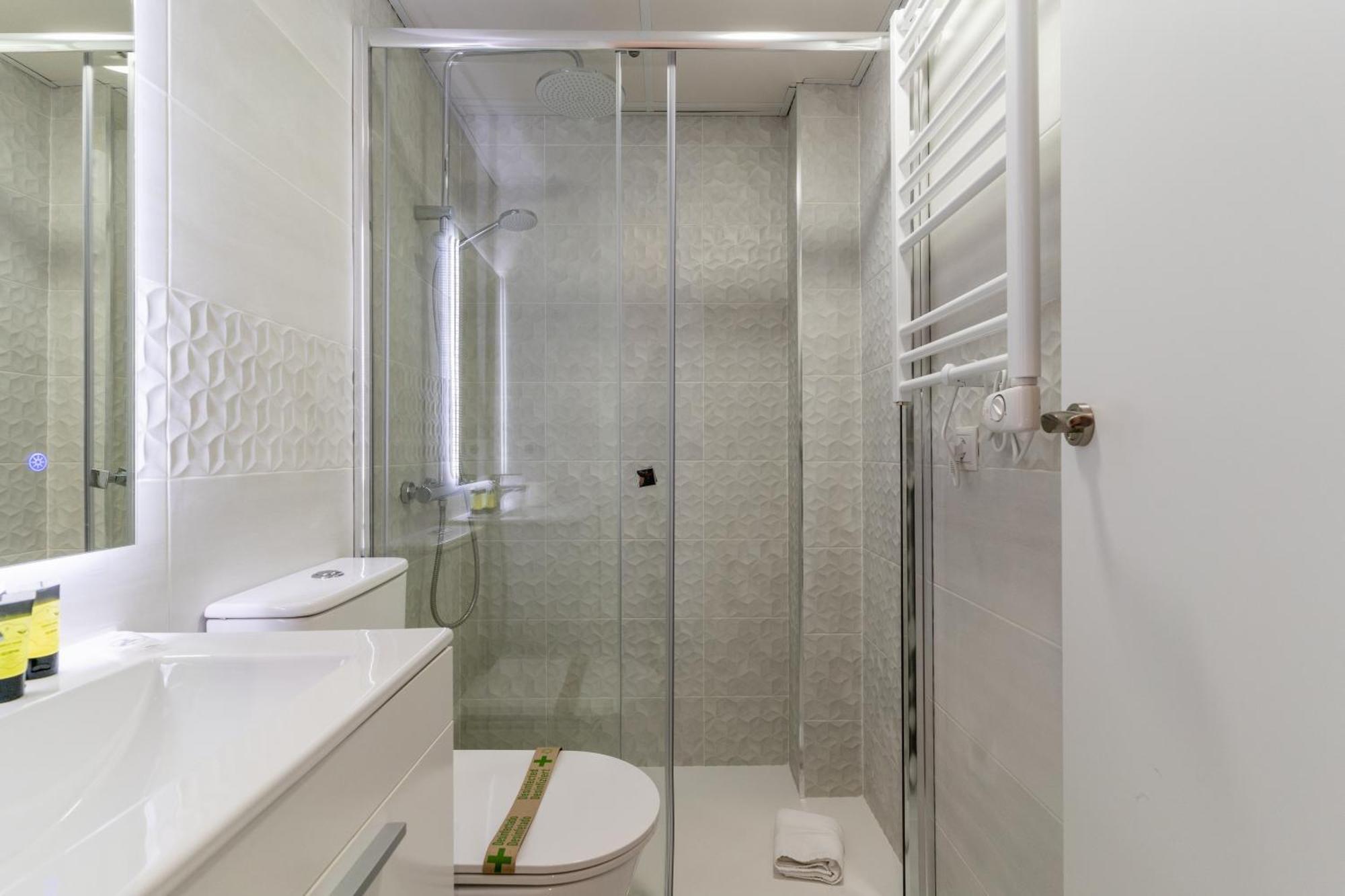 Modern Studio-1Bathroom-Chueca Мадрид Екстериор снимка