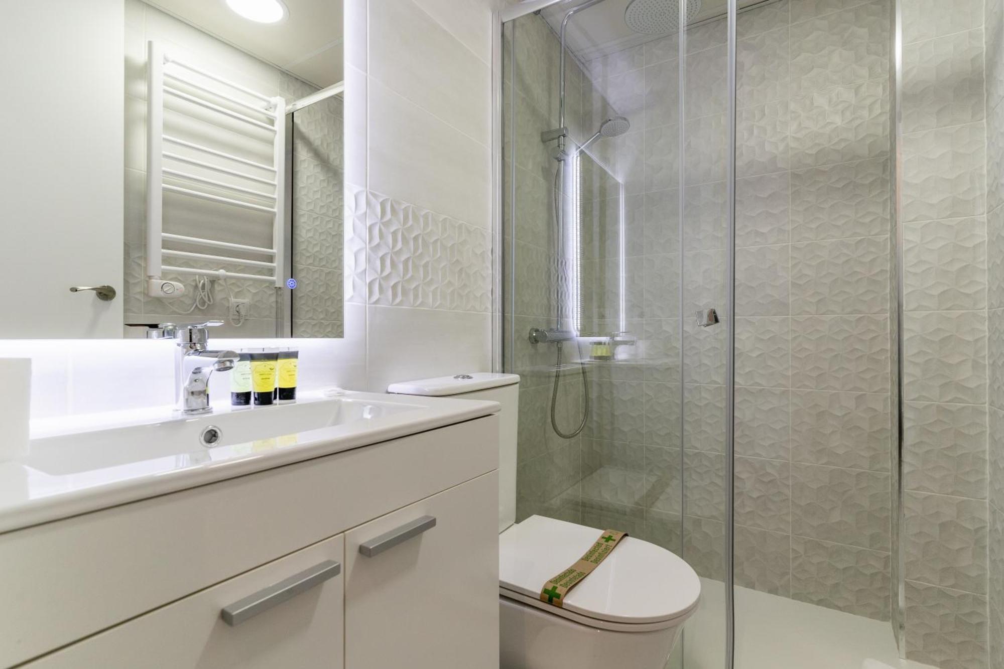 Modern Studio-1Bathroom-Chueca Мадрид Екстериор снимка